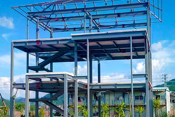 鋼結(jié)構(gòu)建筑現(xiàn)在這么火，到底什么是白城鋼結(jié)構(gòu)？有哪些優(yōu)勢(shì)？