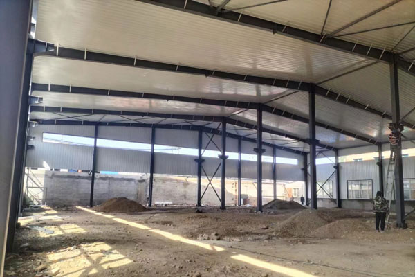 長(zhǎng)春鋼結(jié)構(gòu)牛棚的優(yōu)勢(shì)有哪些？